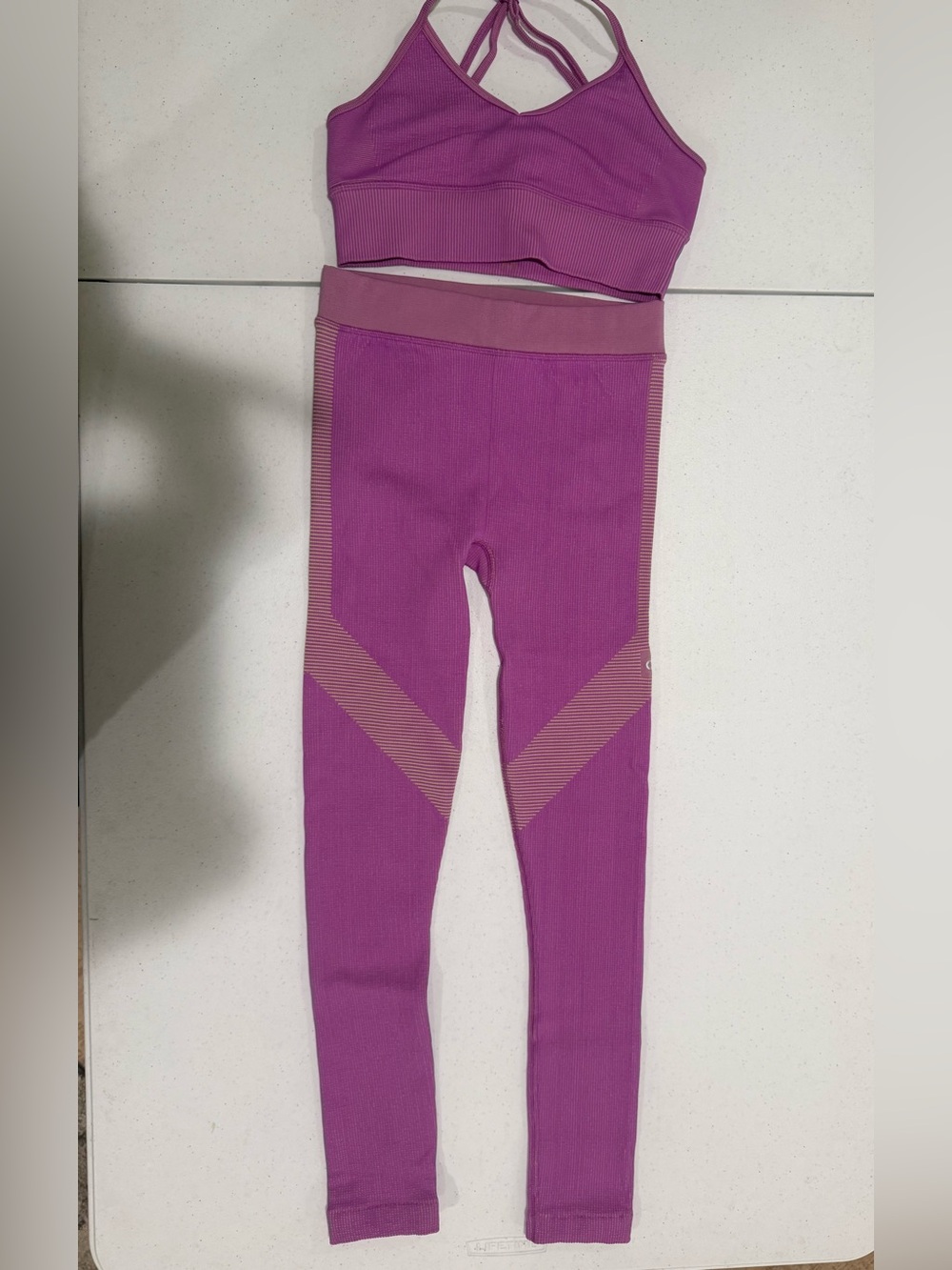 ALO Yoga Women’s Purple & Lime Green Seamless Active Leggings & Bra